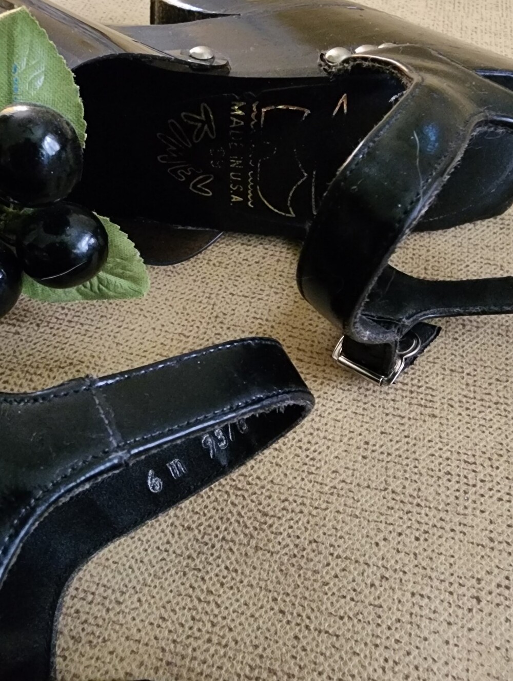 Vintage Platform Heels women 70s Disco Kimel Sabots Carved Wood Shoes - Picture 3 of 11